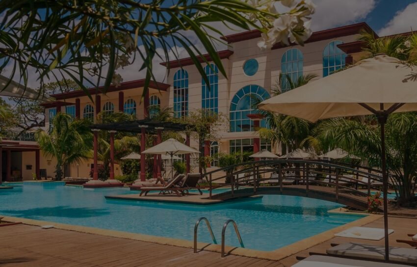 Descubre cómo definir los valores de marca de tu hotel para diferenciarte, atraer más reservas directas y combatir OTAs. ¡Construye una identidad única hoy!